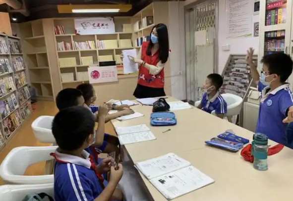 公共空间整合资源打造一个社区才智学习角让教育走进日子场景